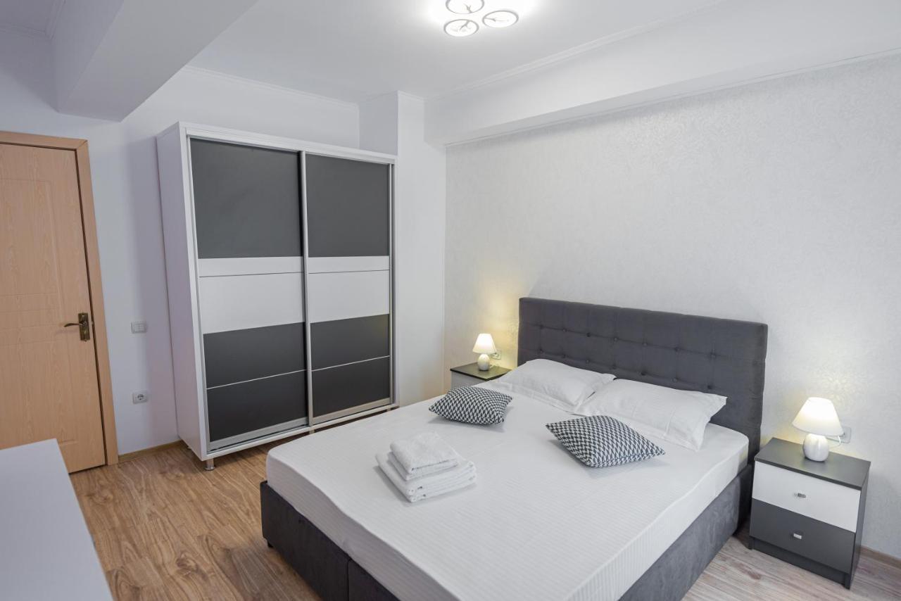 Moonlight Sky Mamaia Apartment Exteriör bild